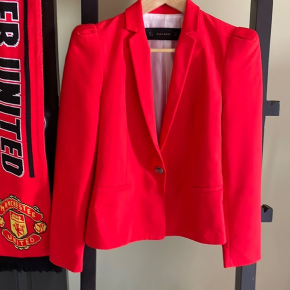 Super gorgeous deep red blazer. Wardrobe Quintessential - Picture 3 of 12